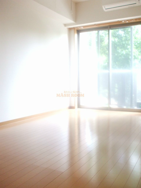中野区大和町２丁目の賃貸マンションの居間・リビング