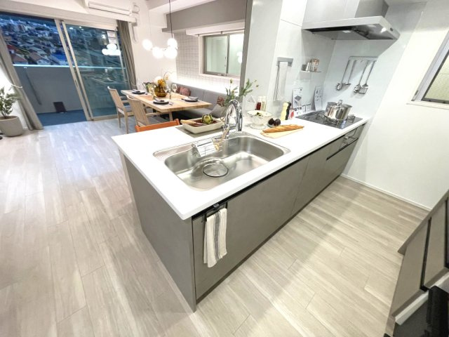 アルファステイツ東川原のキッチン|明るいオープンキッチンです。