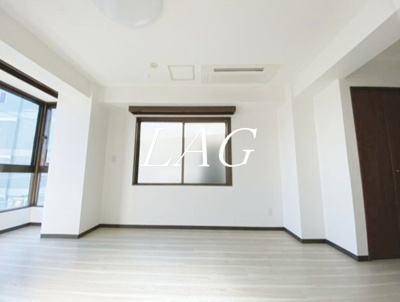 【居間・リビング】 | かめしんビル | 洋室のお部屋です。