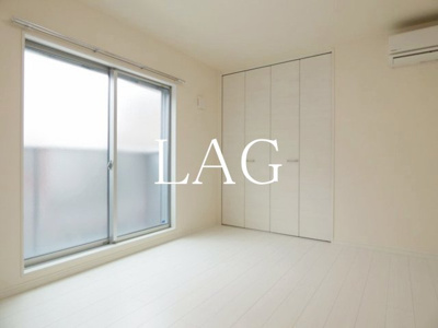【居間・リビング】 | ヴィラ イルマーレ | 洋室のお部屋です。