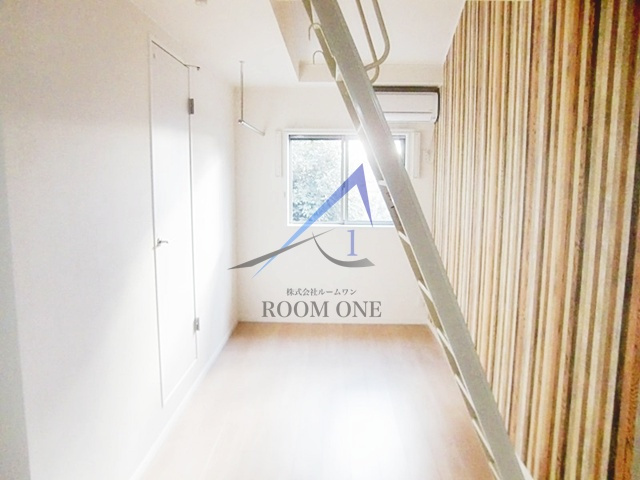 ラビアン志村 の居間・リビング|洋室のお部屋です。