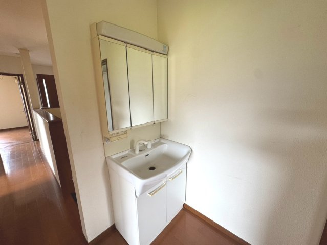 中古戸建　揖斐郡揖斐川町北方　平成22年築の独立洗面台|2階独立洗面台