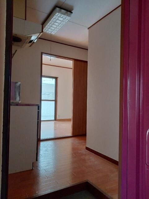 伊藤ビル（田端新町）の玄関