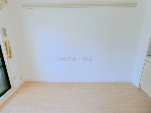日神パレス平和島の居間・リビング