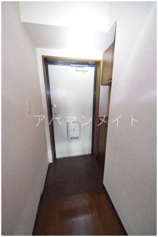 【玄関】 | スカイパレス東戸塚 | 収納もある玄関です