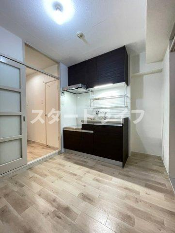 大阪市淀川区宮原１丁目の賃貸マンションの居間・リビング