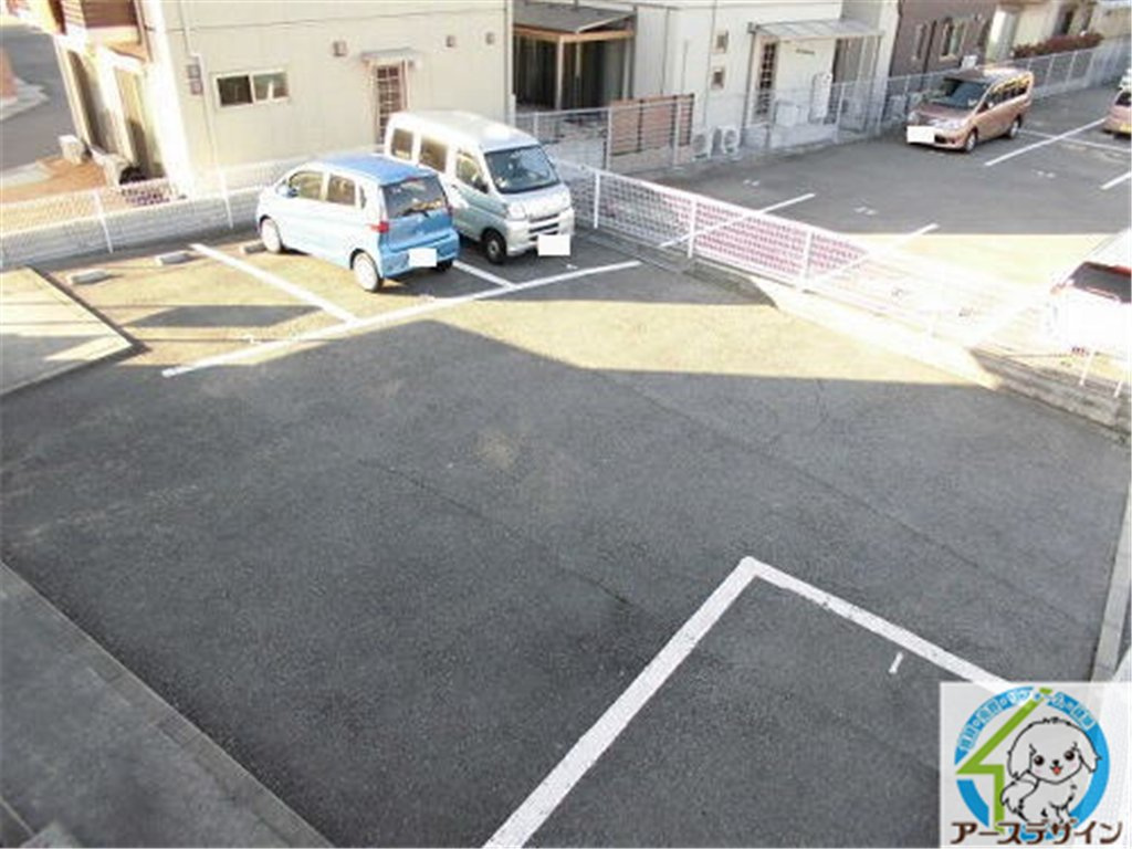 ガーデンハイツ大久保Ⅱの駐車場