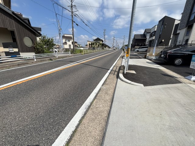 安城市二本木新町一丁目21番16の一部『仲介手数料無料』新築一戸建て・建売の前面道路含む現地写真