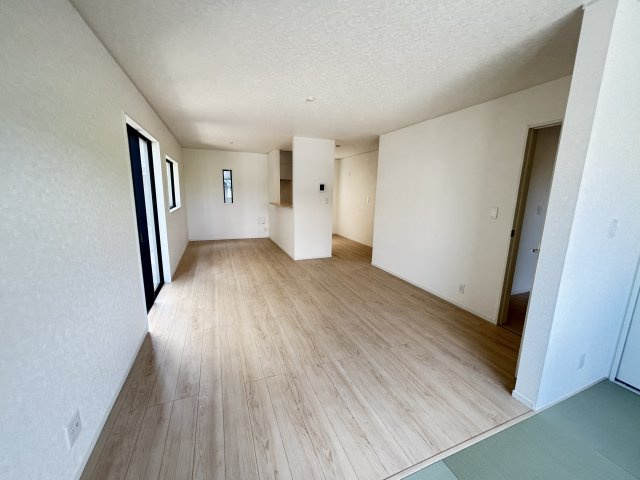 安城市二本木新町一丁目21番16の一部『仲介手数料無料』新築一戸建て・建売の居間・リビング