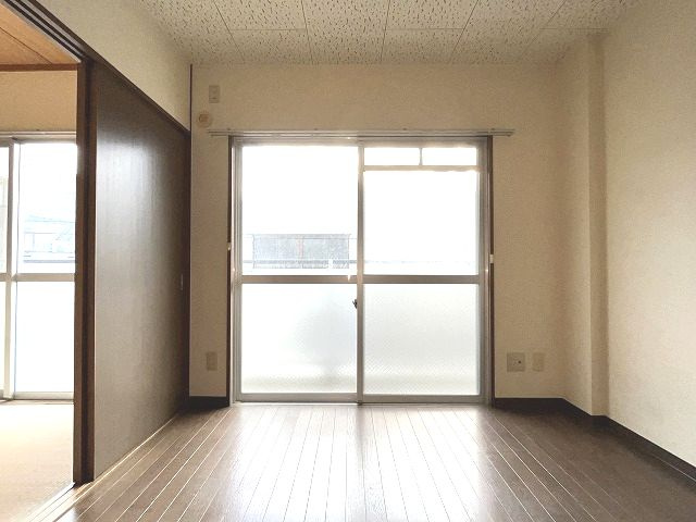 ルミネ中沢の居間・リビング|ゆったり過ごせる居間です