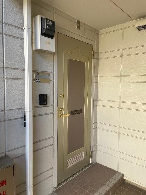 BRAMA柏の玄関|明るい玄関です