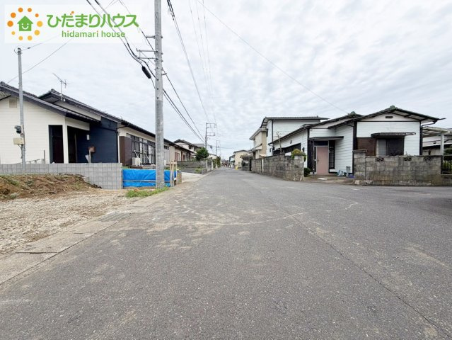日立市東大沼町第2　新築戸建の前面道路含む現地写真|周辺は緑も多く、スーパーやドラックストアも近い為、住環境良好です♪