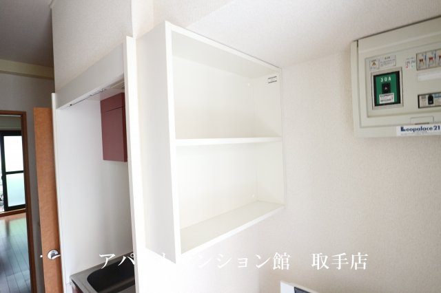 レオパレスシェソワⅢの収納
