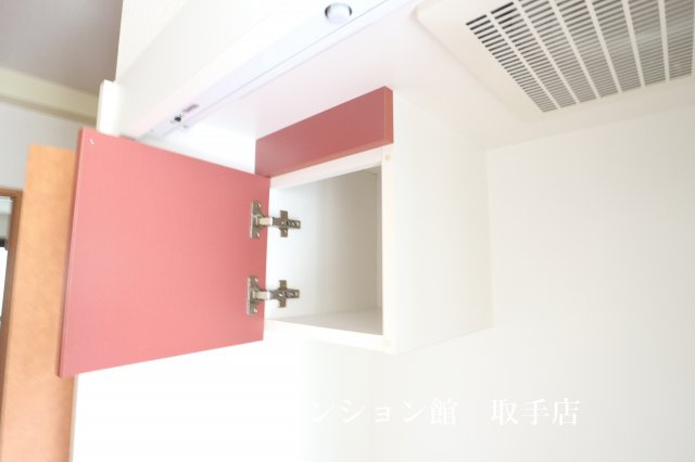 レオパレスシェソワⅢの収納