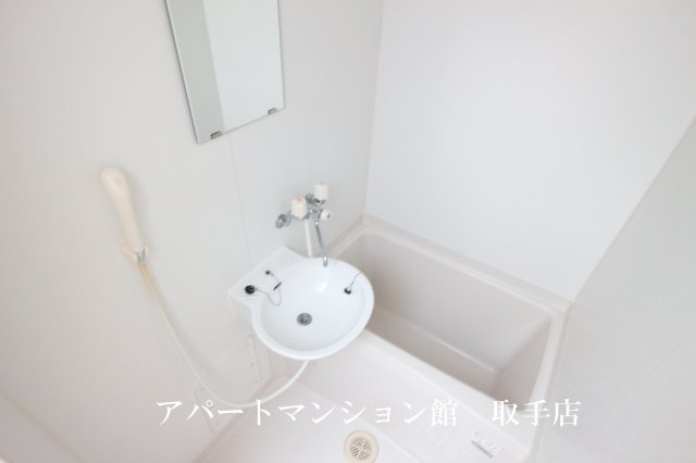 レオパレスシェソワⅢの浴室|画像7