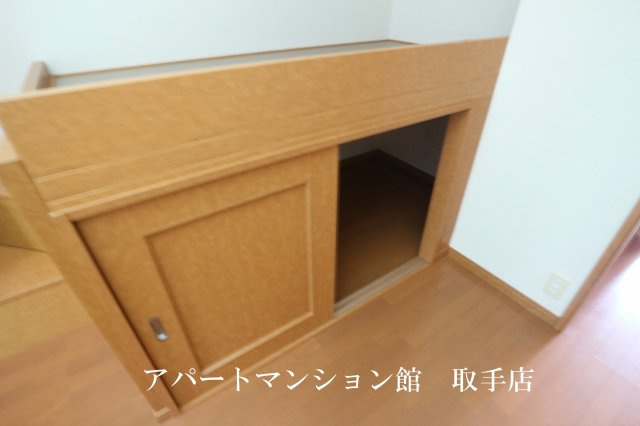 レオパレスシェソワⅢの収納
