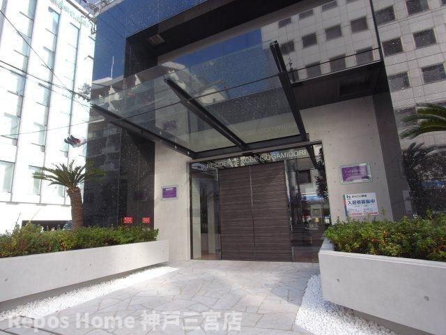 S-RESIDENCE神戸磯上通のエントランス
