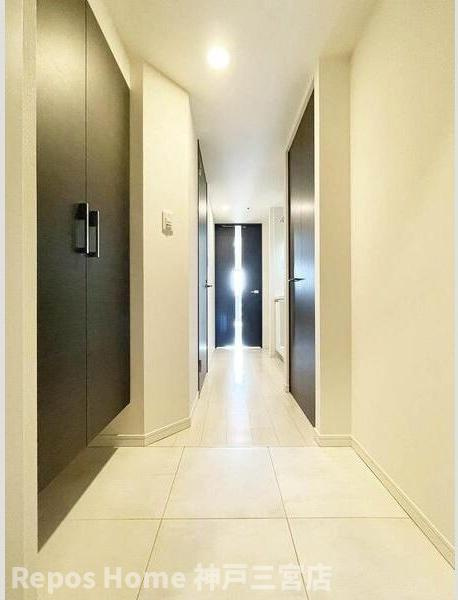 S-RESIDENCE神戸磯上通の玄関
