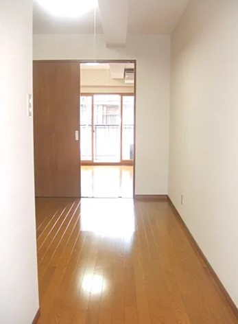中野区弥生町２丁目の賃貸マンションの居間・リビング