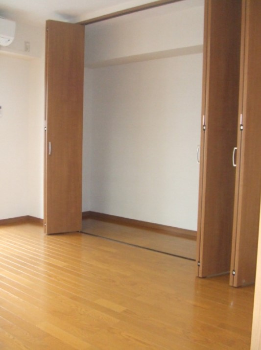 中野区弥生町２丁目の賃貸マンションの収納