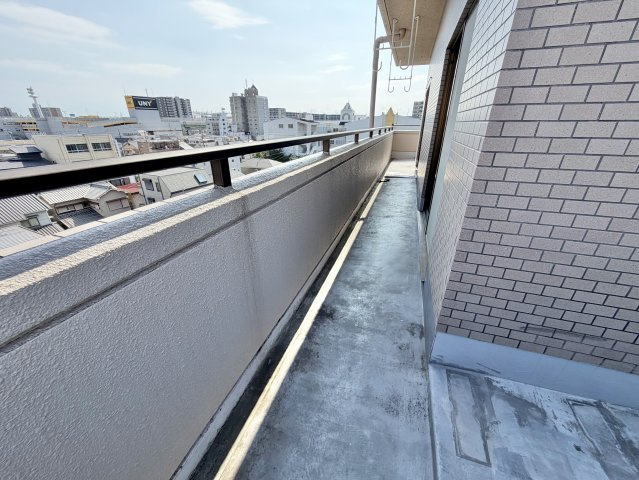 辰巳町セピア館のバルコニー