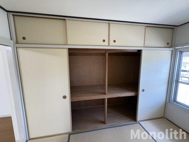 鶴山台11号棟の収納