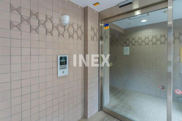 横浜市西区浅間町４丁目の賃貸マンションのエントランス