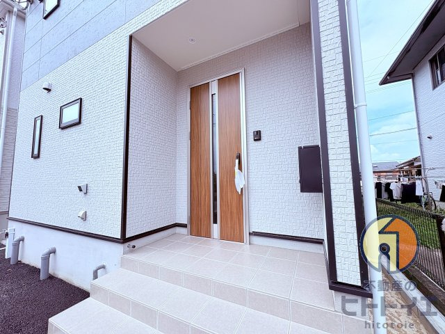 新築建売)八女市室岡の玄関