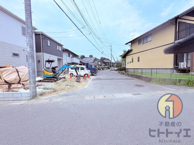 新築建売)八女市室岡の前面道路含む現地写真
