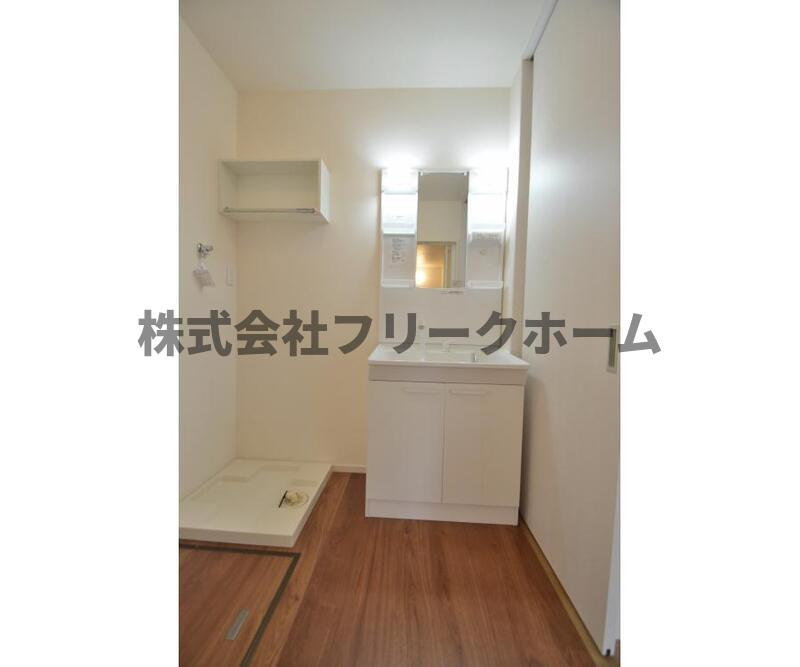 武蔵野市境１丁目の一戸建ての独立洗面台