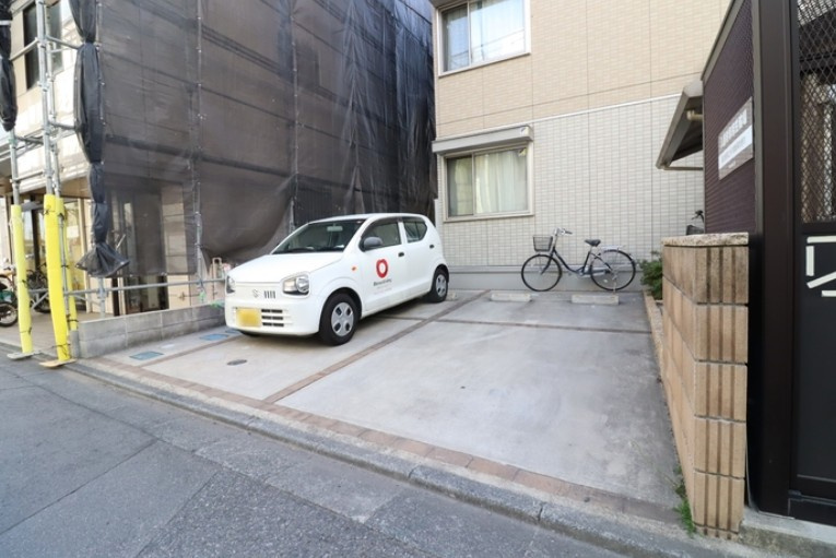 エスポアールの駐車場