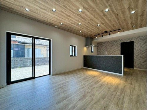 川添3丁目中古一戸建ての居間・リビング