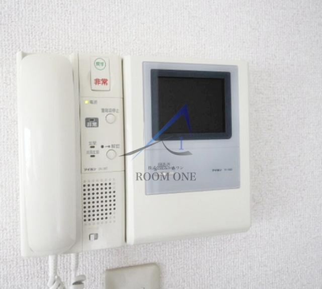 いずみマンションのセキュリティ|モニター付きインターホンです。