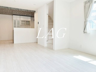 【居間・リビング】 | 京島戸建 | 洋室のお部屋です。