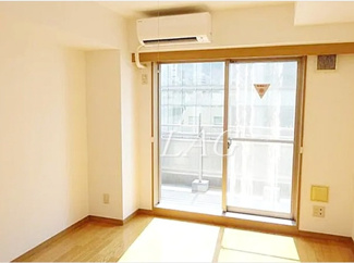 【居間・リビング】 | パディホームズ一口坂 | 洋室のお部屋です。