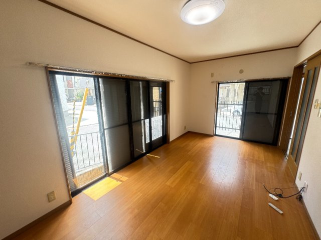 堺市西区鳳南町5丁 中古戸建の居間・リビング