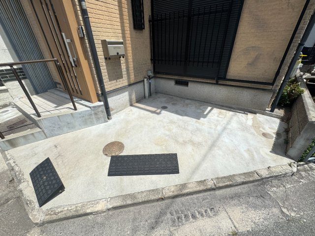 堺市西区鳳南町5丁 中古戸建の駐車場