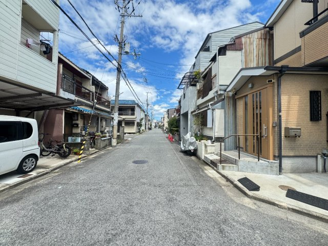 堺市西区鳳南町5丁 中古戸建の前面道路含む現地写真