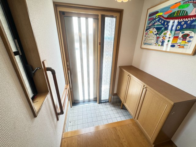 堺市西区鳳南町5丁 中古戸建の玄関