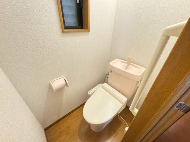 堺市西区鳳南町5丁 中古戸建のトイレ