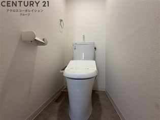 温水洗浄便座付きのトイレです♪