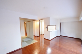 グランオアシス夙川香櫨園の居間