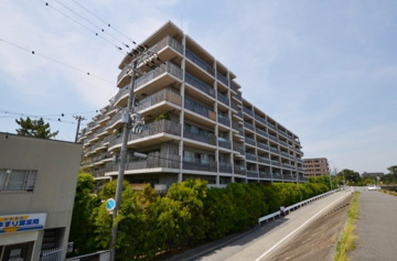 オートロック・防犯カメラ付きで安心です！