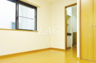 【居間・リビング】 | メゾンドゥース | 洋室のお部屋です。