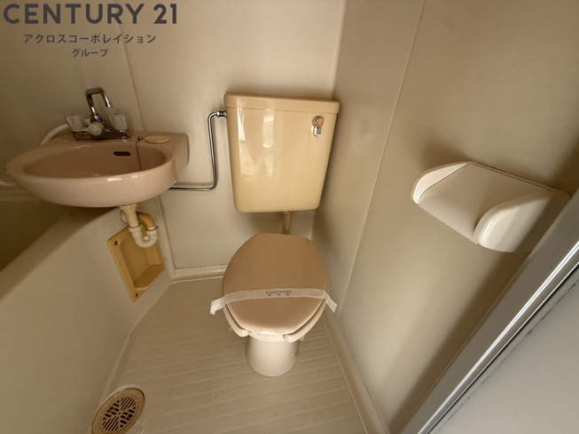浴室内にトイレがあります☆
