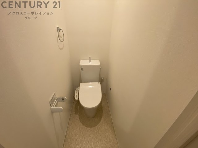 温水洗浄便座付きのトイレです♪
