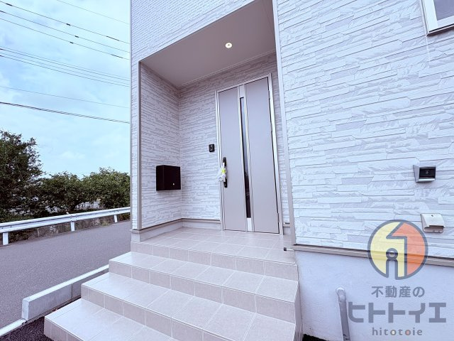 新築建売)八女市室岡の玄関