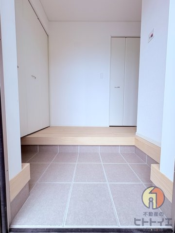 新築建売)八女市室岡の玄関