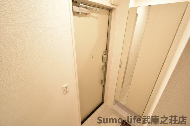 尼崎市南武庫之荘３丁目のアパートの玄関