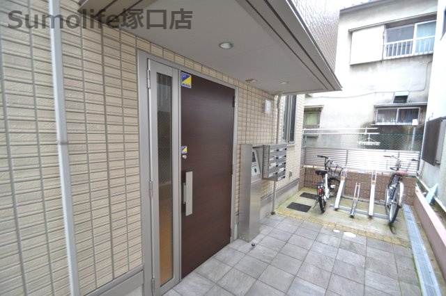 D-room名神町のロビー